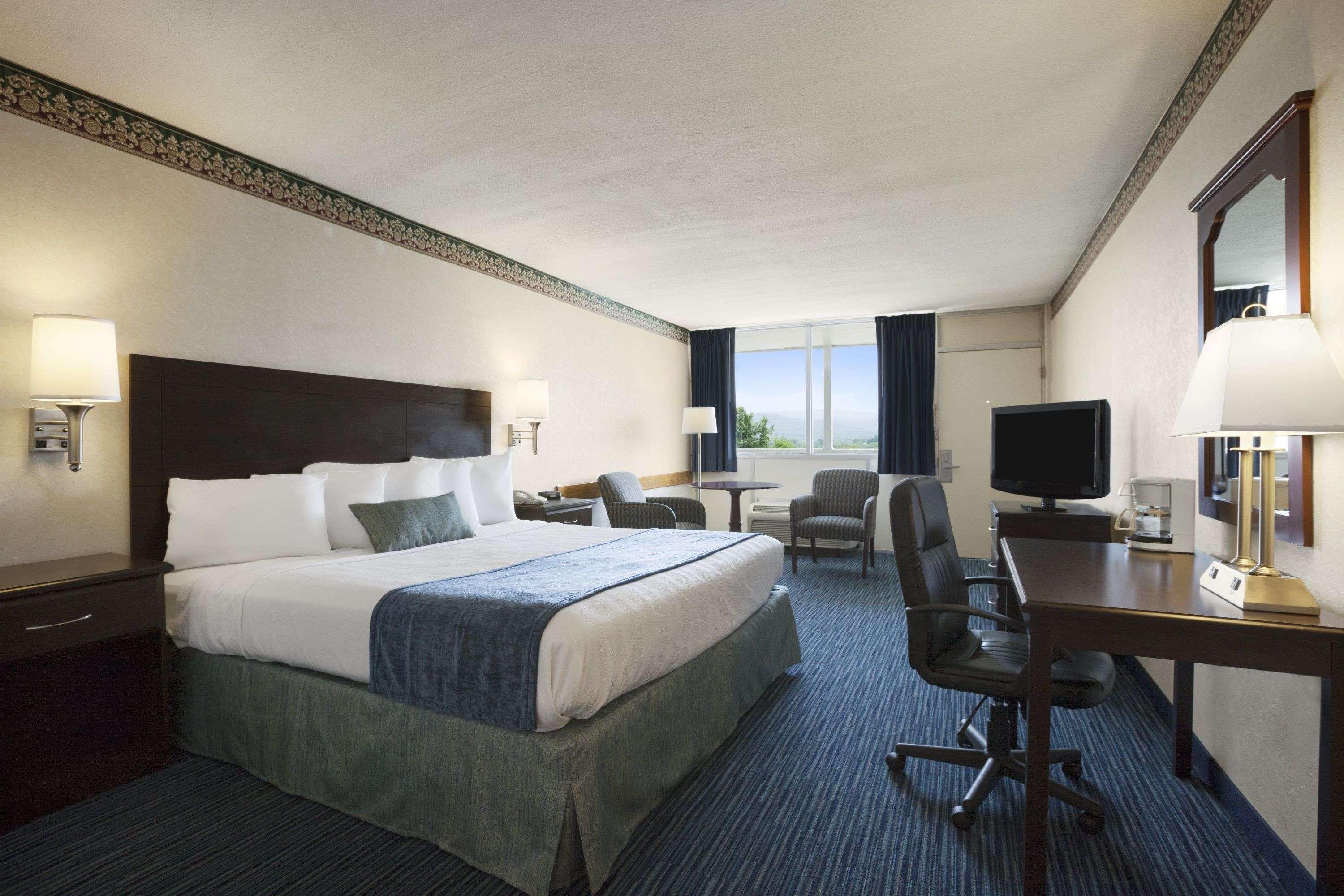 Days Inn By Wyndham Waynesboro Buitenkant foto