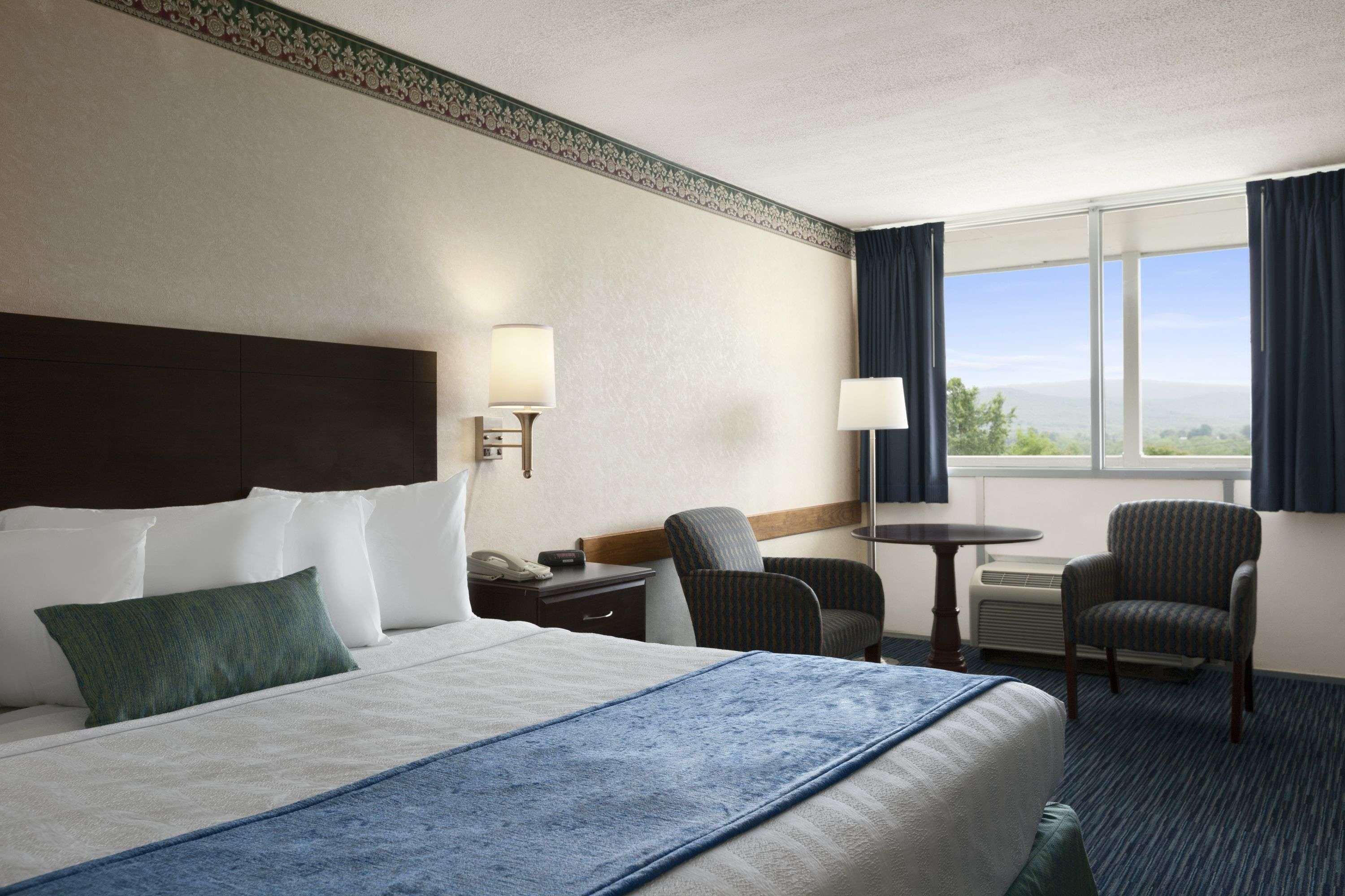 Days Inn By Wyndham Waynesboro Buitenkant foto