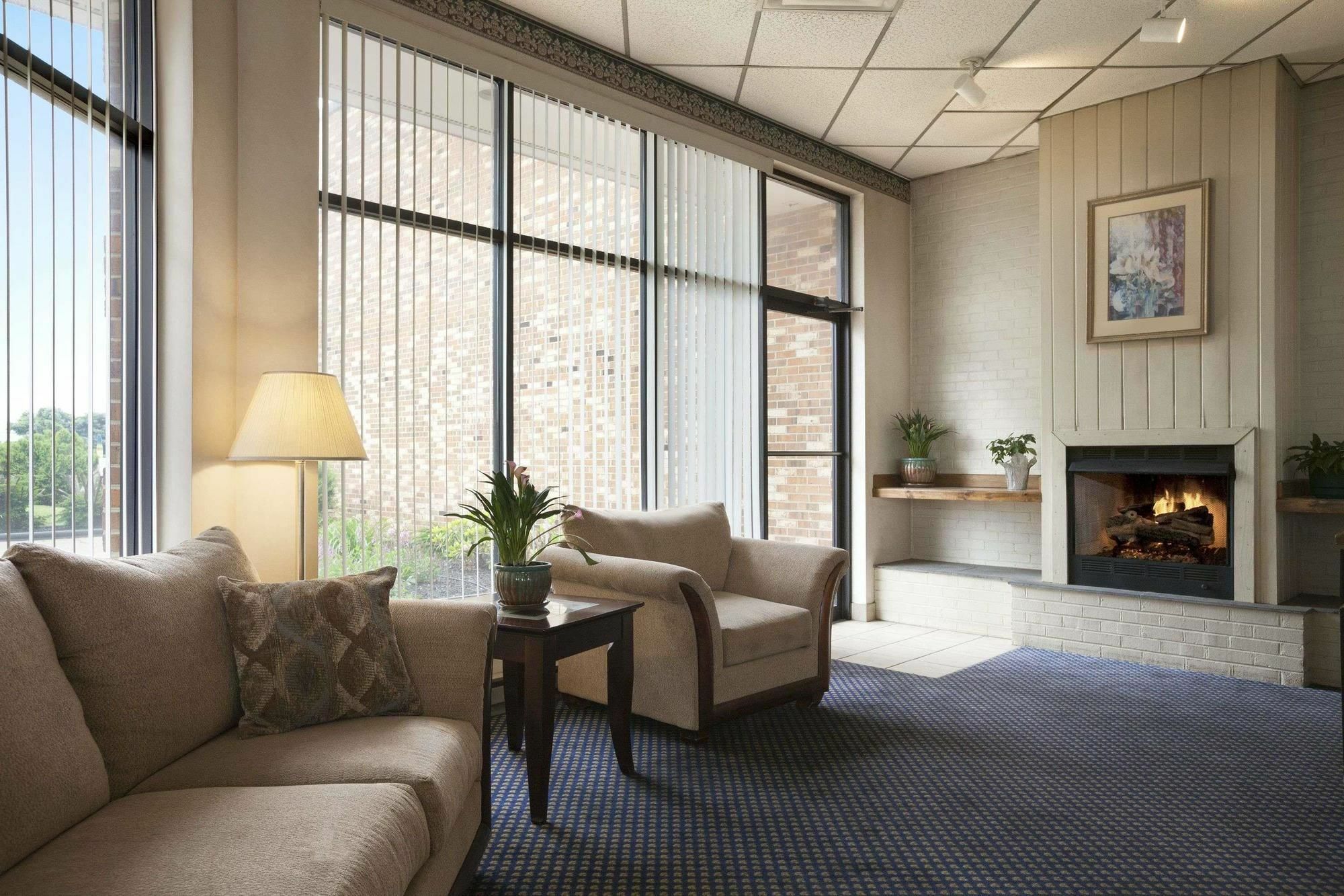 Days Inn By Wyndham Waynesboro Buitenkant foto